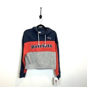 NWT NFL New England Patriots Women's Small Hooded Pullover Sweatshirt